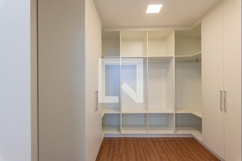 Casa à Venda - Swiss Park, 4 Quartos,  330 m2 em , Campinas - sp | SoloBR