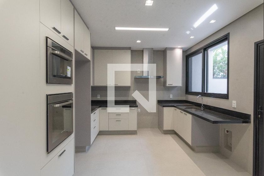 Casa à Venda - Swiss Park, 4 Quartos,  330 m2 em , Campinas - sp | SoloBR