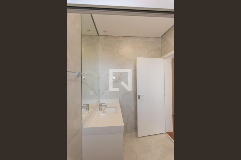 Casa à Venda - Swiss Park, 4 Quartos,  330 m2 em , Campinas - sp | SoloBR