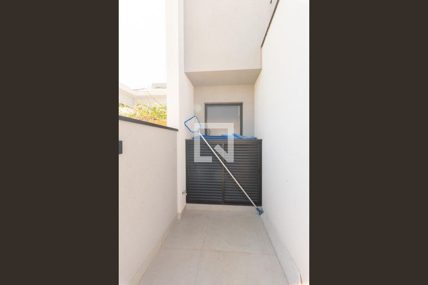Casa à Venda - Swiss Park, 4 Quartos,  330 m2 em , Campinas - sp | SoloBR