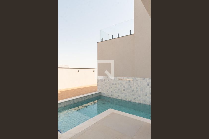 Casa à Venda - Swiss Park, 4 Quartos,  330 m2 em , Campinas - sp | SoloBR