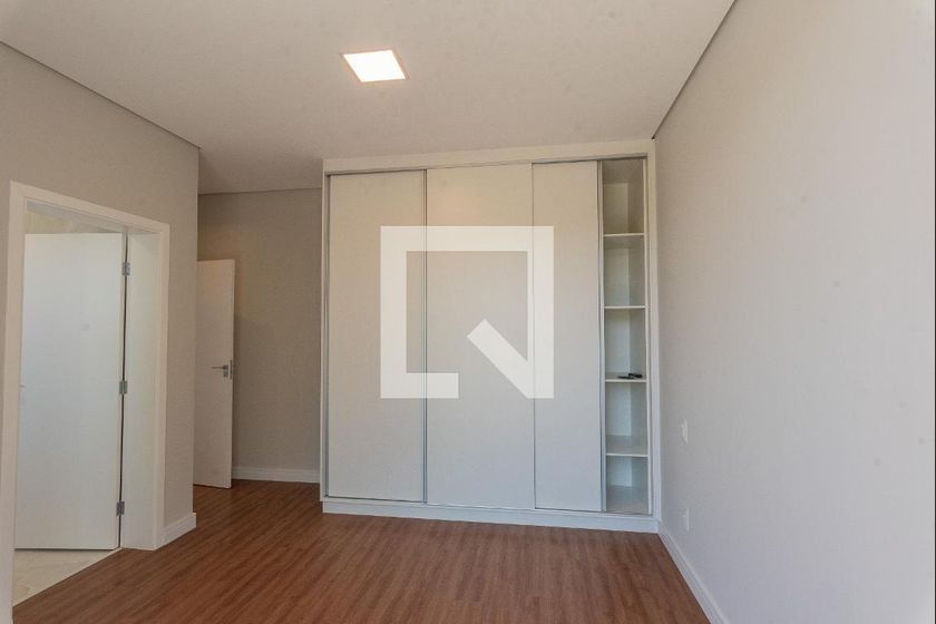 Casa à Venda - Swiss Park, 4 Quartos,  330 m2 em , Campinas - sp | SoloBR