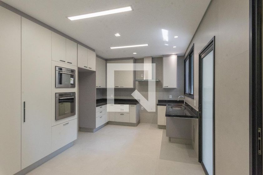 Casa à Venda - Swiss Park, 4 Quartos,  330 m2 em , Campinas - sp | SoloBR