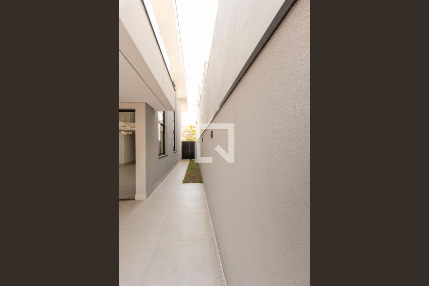 Casa à Venda - Swiss Park, 4 Quartos,  330 m2 em , Campinas - sp | SoloBR
