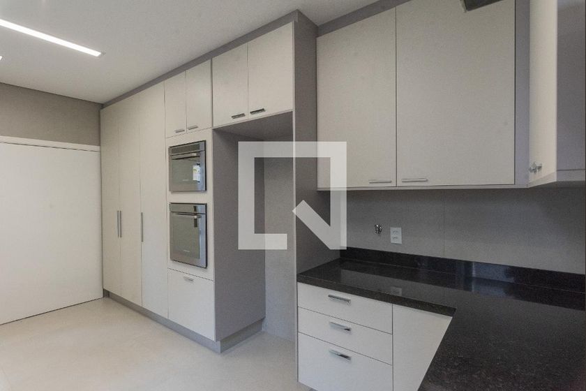 Casa à Venda - Swiss Park, 4 Quartos,  330 m2 em , Campinas - sp | SoloBR
