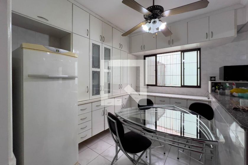 Casa, 3 quartos, 232 m² - Foto 59