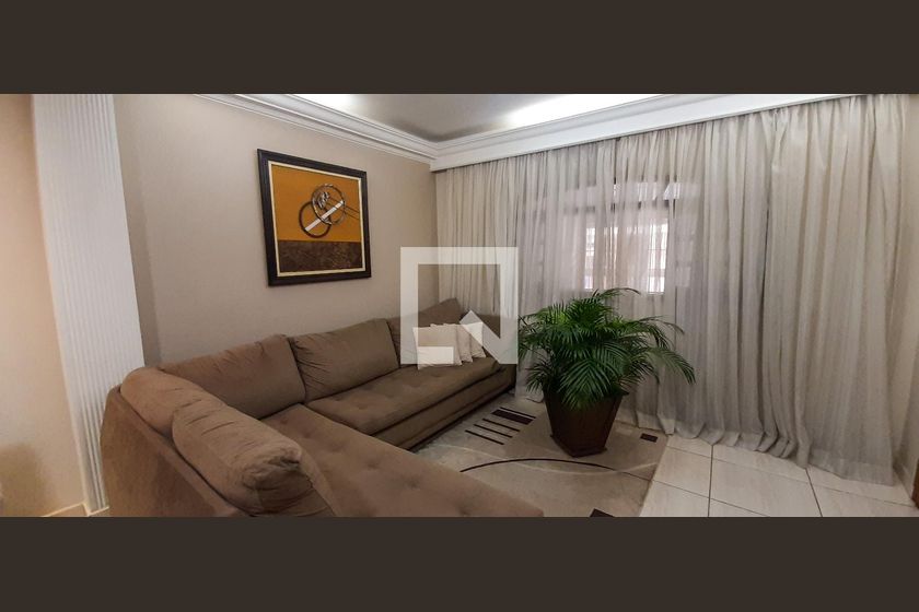 Casa, 3 quartos, 180 m² - Foto 1