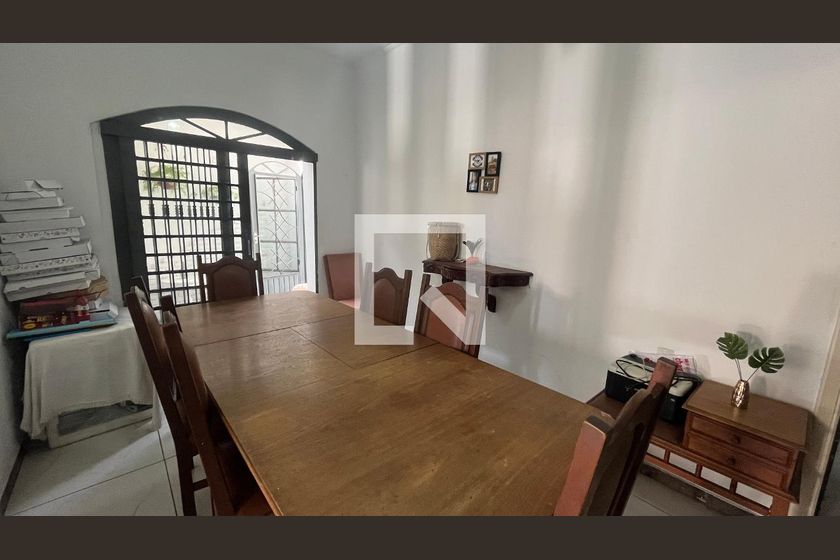 Casa à Venda - Jardim Flamboyant, 6 Quartos,  245 m2 em , Campinas - sp | SoloBR