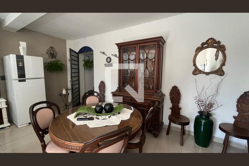 Casa à Venda - Jardim Flamboyant, 6 Quartos,  245 m2 em , Campinas - sp | SoloBR