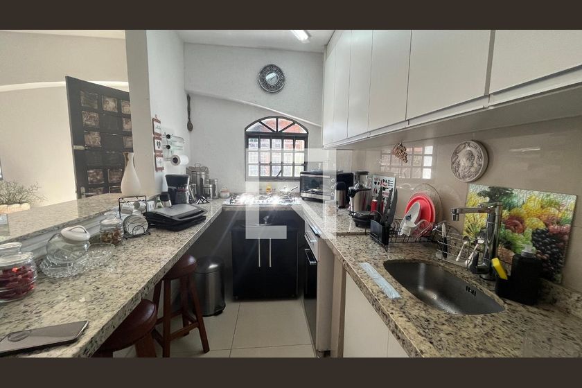 Casa à Venda - Jardim Flamboyant, 6 Quartos,  245 m2 em , Campinas - sp | SoloBR