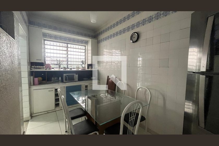 Casa à Venda - Jardim Flamboyant, 6 Quartos,  245 m2 em , Campinas - sp | SoloBR