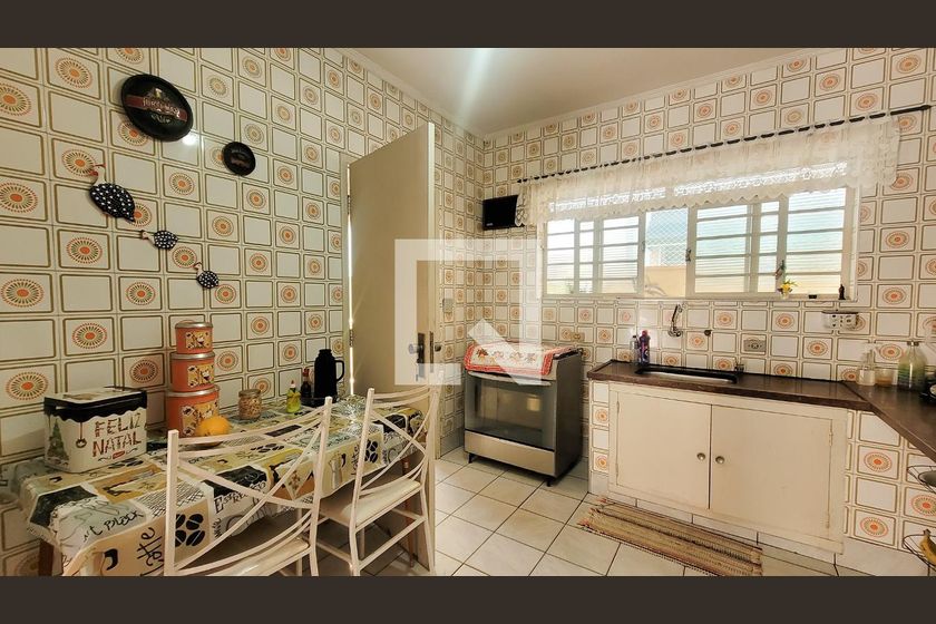 Casa à Venda - Barão Geraldo - Centro, 3 Quartos,  158 m2 em , Campinas - sp | SoloBR