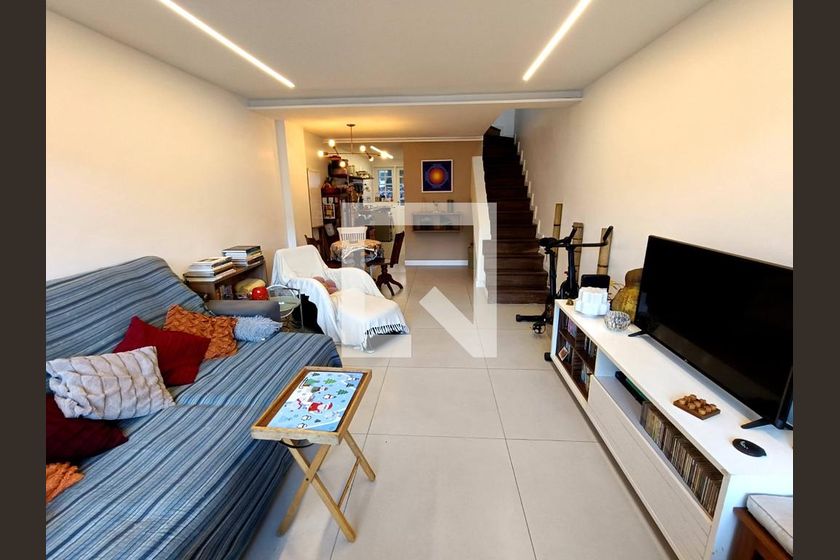 Casa, 4 quartos, 141 m² - Foto 1