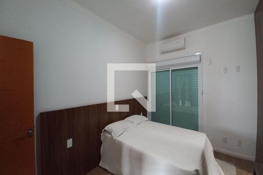 Casa à Venda - Swiss Park, 5 Quartos,  560 m2 em , Campinas - sp | SoloBR