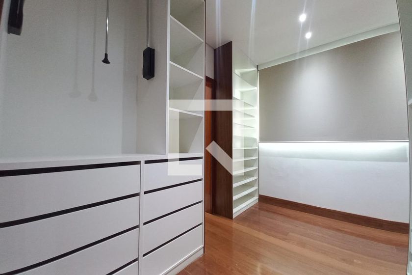 Casa à Venda - Swiss Park, 5 Quartos,  560 m2 em , Campinas - sp | SoloBR