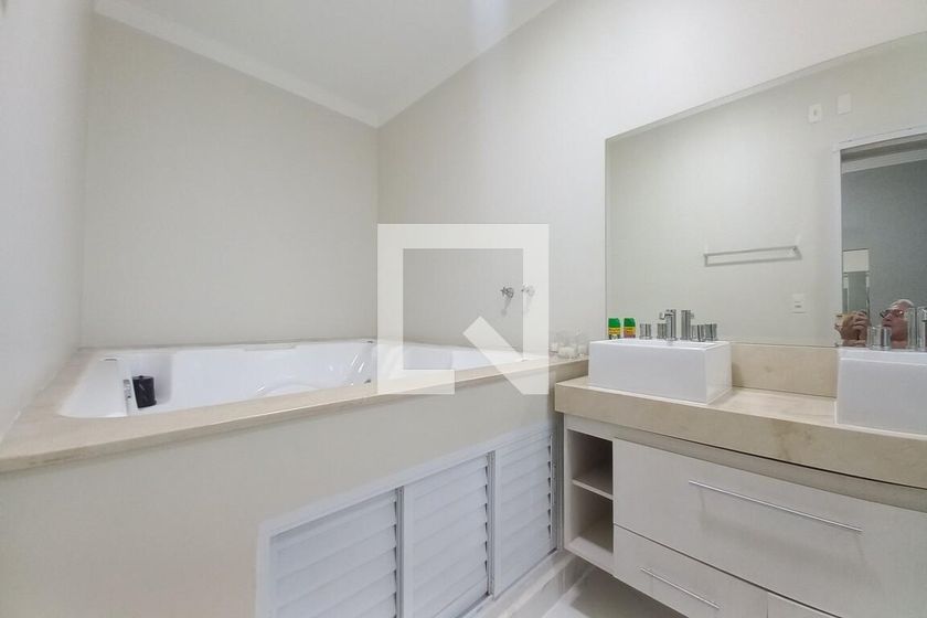 Casa à Venda - Swiss Park, 5 Quartos,  560 m2 em , Campinas - sp | SoloBR