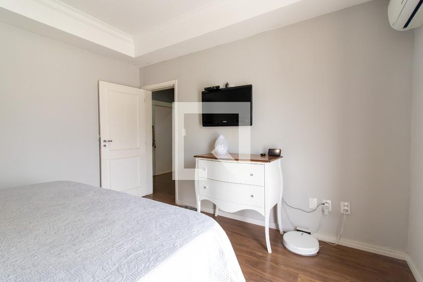 Casa à Venda - Lot. Alphaville Campinas, 4 Quartos,  380 m2 em , Campinas - sp | SoloBR