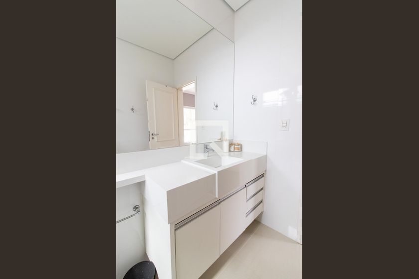 Casa à Venda - Lot. Alphaville Campinas, 4 Quartos,  380 m2 em , Campinas - sp | SoloBR