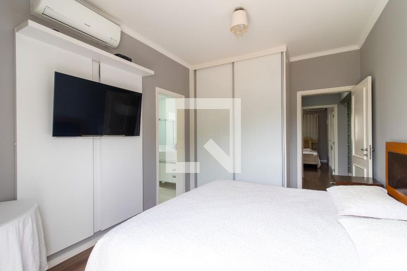 Casa à Venda - Lot. Alphaville Campinas, 4 Quartos,  380 m2 em , Campinas - sp | SoloBR