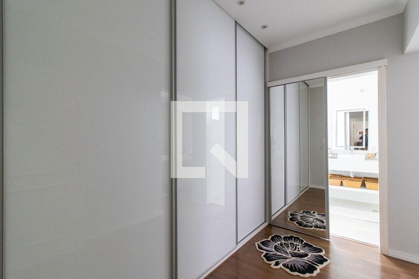 Casa à Venda - Lot. Alphaville Campinas, 4 Quartos,  380 m2 em , Campinas - sp | SoloBR