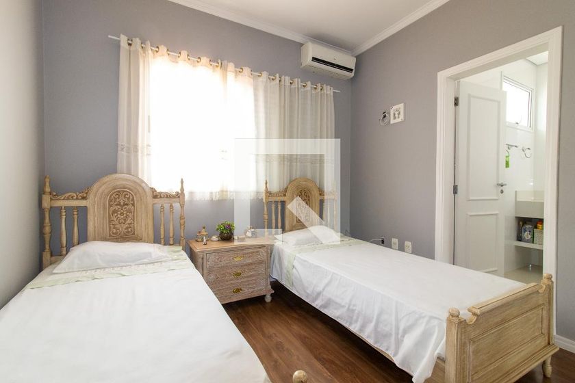 Casa à Venda - Lot. Alphaville Campinas, 4 Quartos,  380 m2 em , Campinas - sp | SoloBR