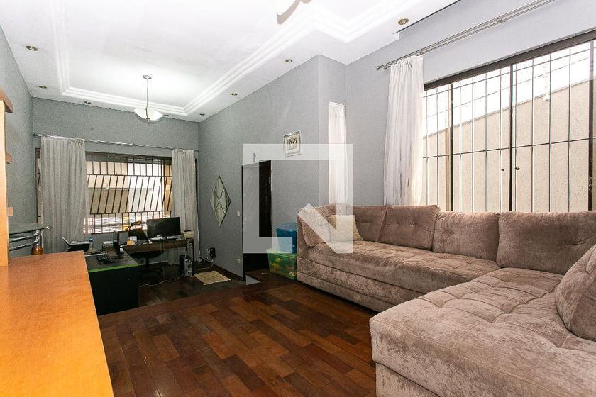 Casa, 3 quartos, 245 m² - Foto 1