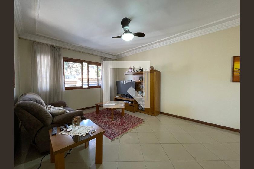 Casa, 3 quartos, 235 m² - Foto 1