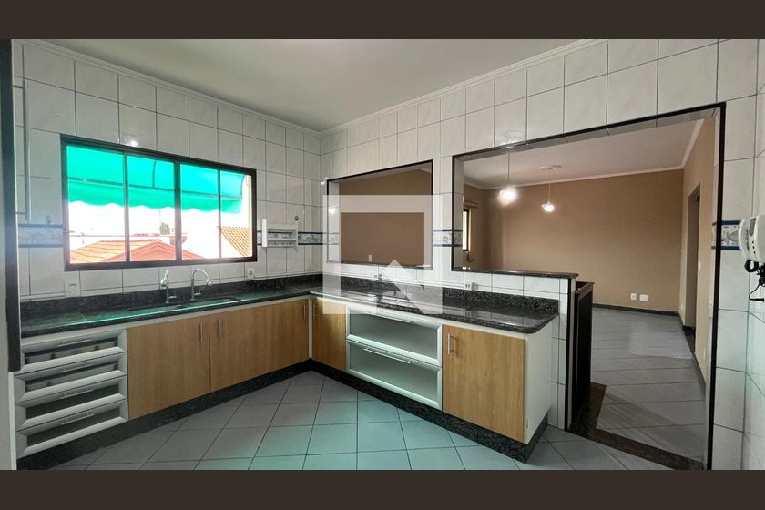 Casa à Venda - Mansões Santo Antônio, 5 Quartos,  407 m2 em , Campinas - sp | SoloBR