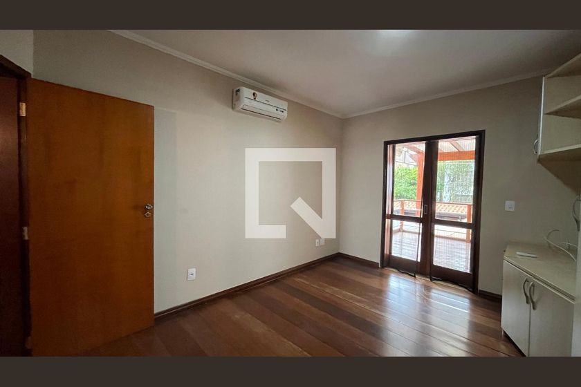 Casa à Venda - Mansões Santo Antônio, 5 Quartos,  407 m2 em , Campinas - sp | SoloBR