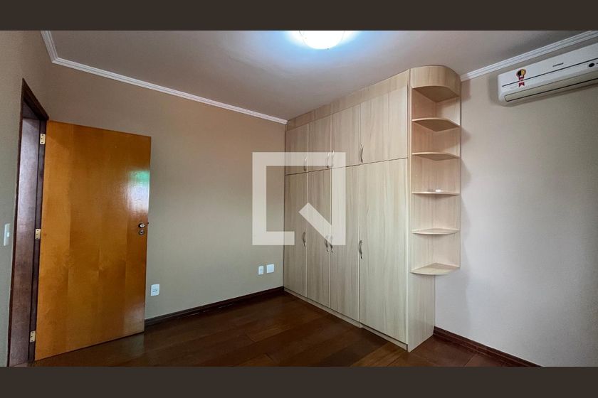 Casa à Venda - Mansões Santo Antônio, 5 Quartos,  407 m2 em , Campinas - sp | SoloBR