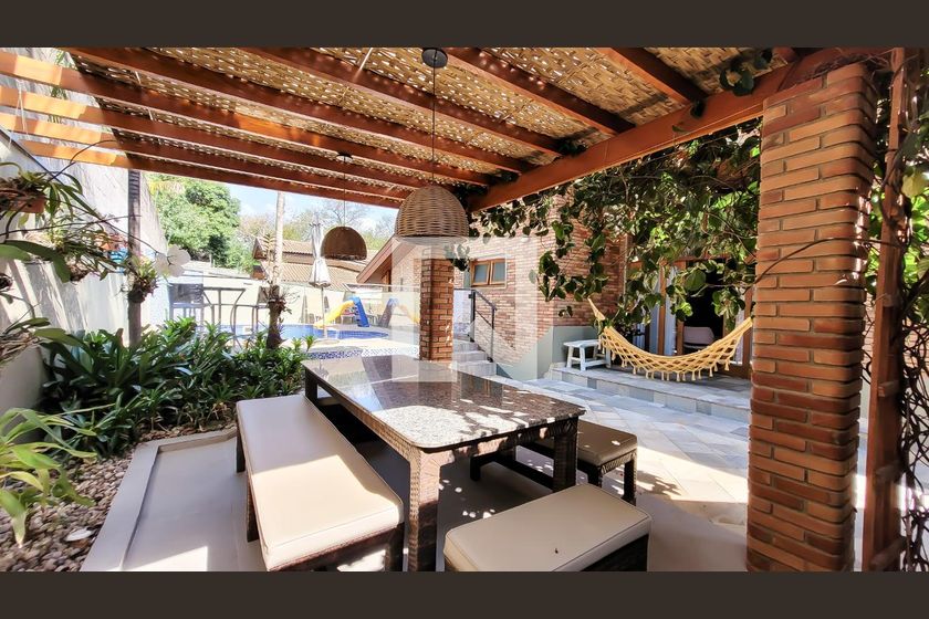 Casa à Venda - Mansões Santo Antônio, 4 Quartos,  350 m2 em , Campinas - sp | SoloBR