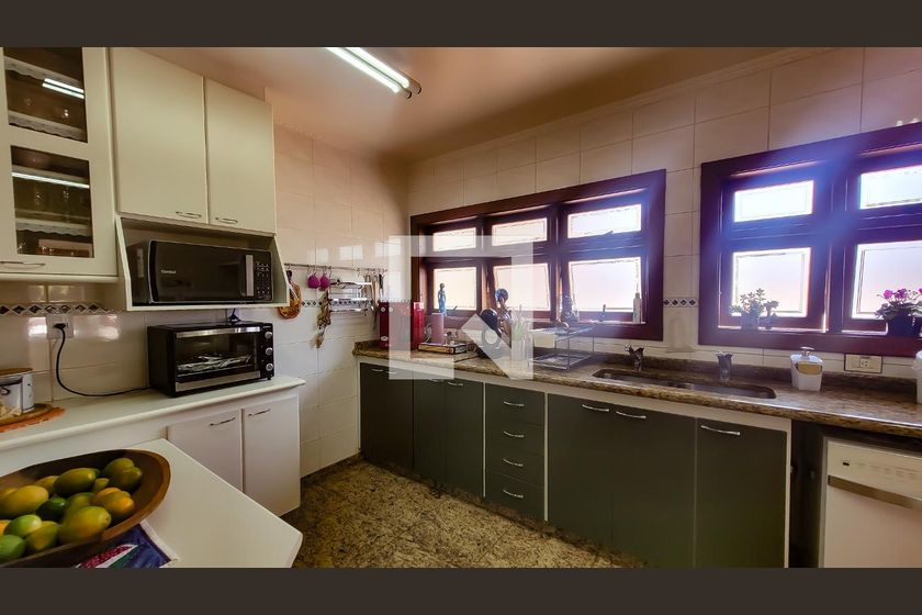 Casa à Venda - Mansões Santo Antônio, 4 Quartos,  350 m2 em , Campinas - sp | SoloBR