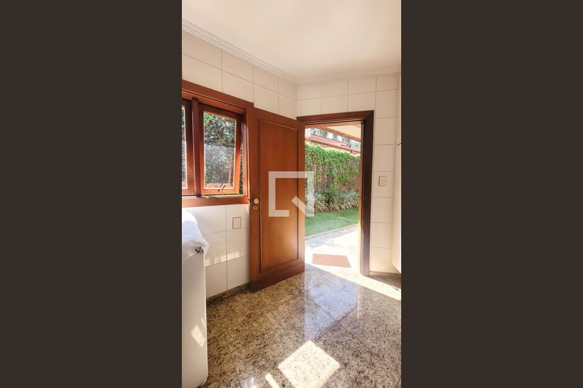 Casa à Venda - Mansões Santo Antônio, 4 Quartos,  350 m2 em , Campinas - sp | SoloBR