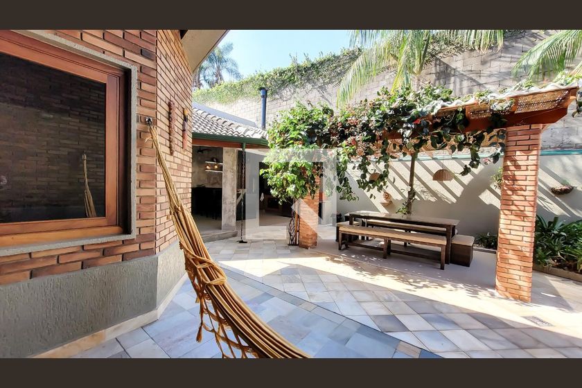 Casa à Venda - Mansões Santo Antônio, 4 Quartos,  350 m2 em , Campinas - sp | SoloBR