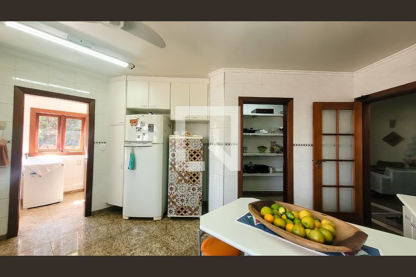 Casa à Venda - Mansões Santo Antônio, 4 Quartos,  350 m2 em , Campinas - sp | SoloBR