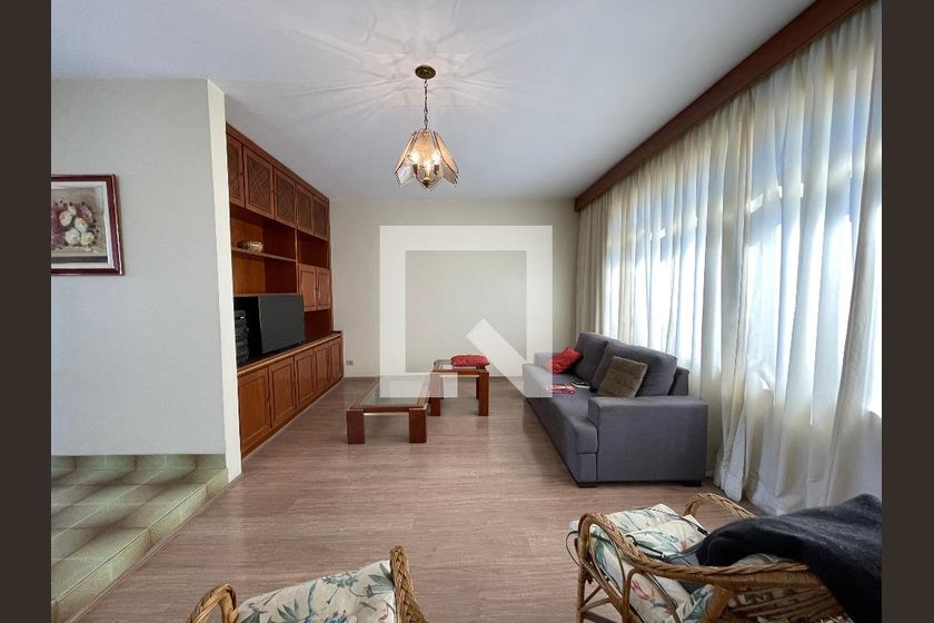 Casa, 3 quartos, 243 m² - Foto 1