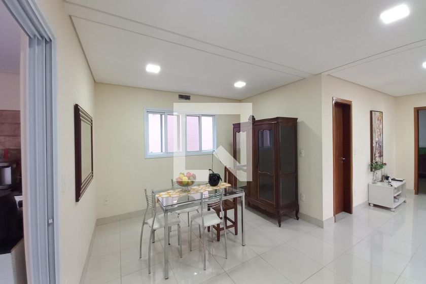Casa à Venda - Swiss Park, 4 Quartos,  323 m2 em , Campinas - sp | SoloBR
