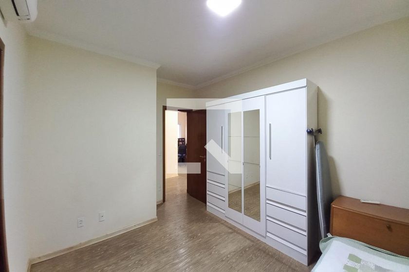 Casa à Venda - Swiss Park, 4 Quartos,  323 m2 em , Campinas - sp | SoloBR
