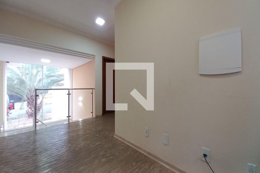 Casa à Venda - Swiss Park, 4 Quartos,  323 m2 em , Campinas - sp | SoloBR