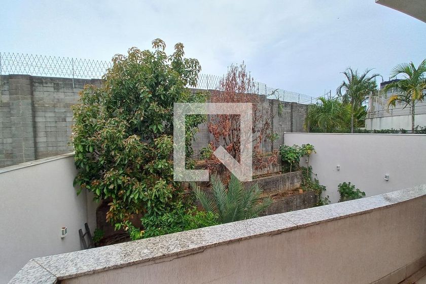 Casa à Venda - Swiss Park, 4 Quartos,  323 m2 em , Campinas - sp | SoloBR