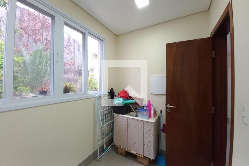 Casa à Venda - Swiss Park, 4 Quartos,  323 m2 em , Campinas - sp | SoloBR