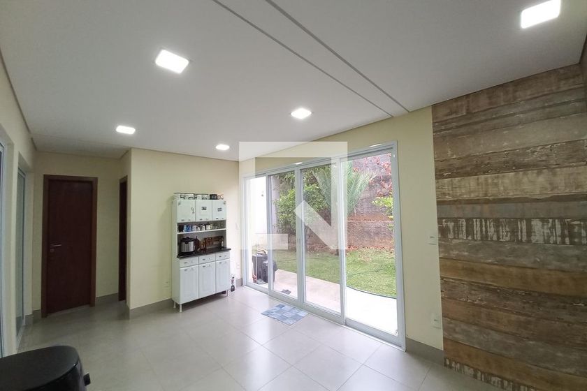 Casa à Venda - Swiss Park, 4 Quartos,  323 m2 em , Campinas - sp | SoloBR