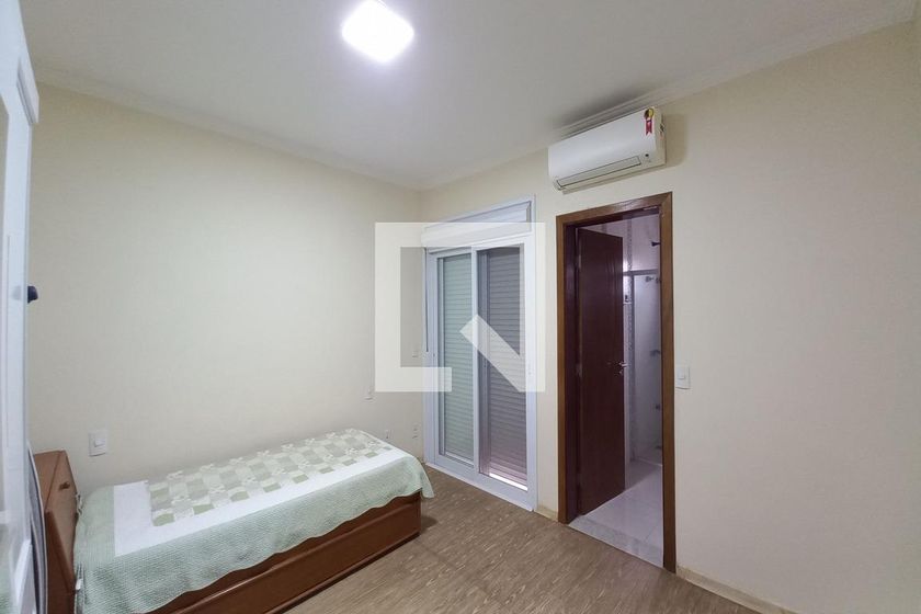 Casa à Venda - Swiss Park, 4 Quartos,  323 m2 em , Campinas - sp | SoloBR