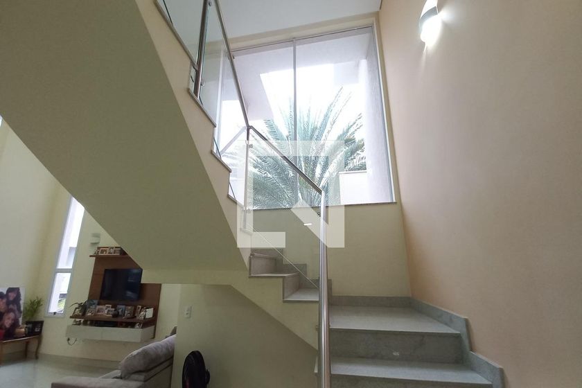 Casa à Venda - Swiss Park, 4 Quartos,  323 m2 em , Campinas - sp | SoloBR