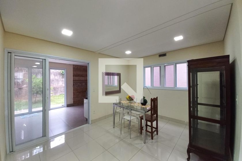 Casa à Venda - Swiss Park, 4 Quartos,  323 m2 em , Campinas - sp | SoloBR