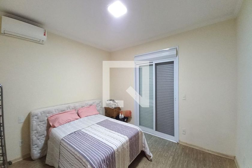 Casa à Venda - Swiss Park, 4 Quartos,  323 m2 em , Campinas - sp | SoloBR