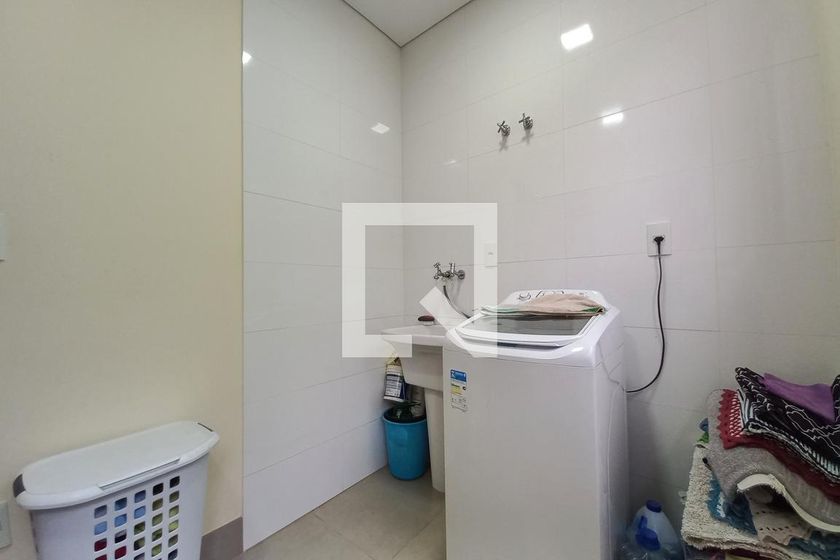 Casa à Venda - Swiss Park, 4 Quartos,  323 m2 em , Campinas - sp | SoloBR