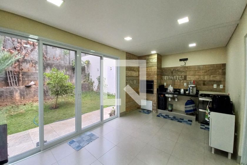 Casa à Venda - Swiss Park, 4 Quartos,  323 m2 em , Campinas - sp | SoloBR