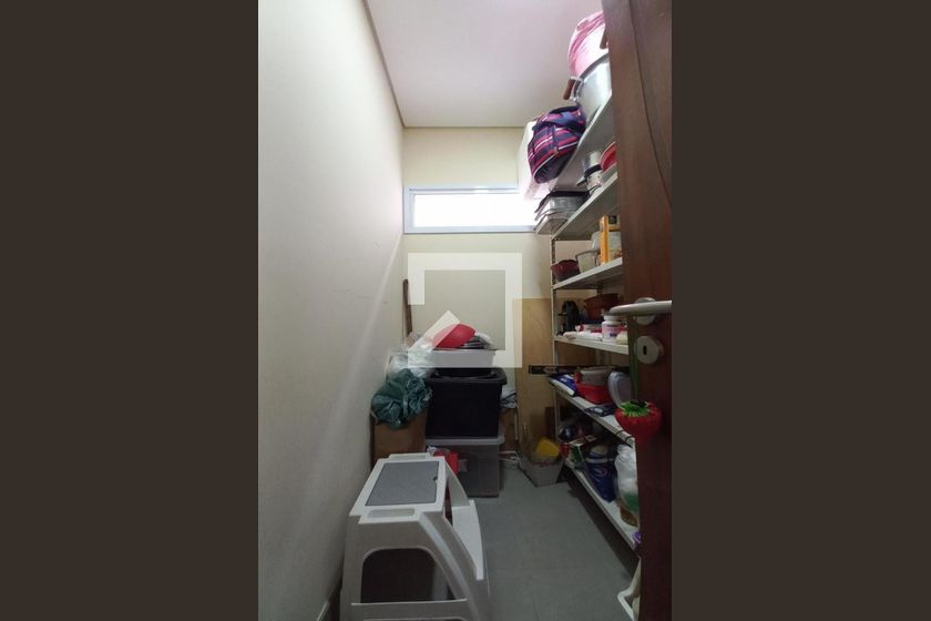 Casa à Venda - Swiss Park, 4 Quartos,  323 m2 em , Campinas - sp | SoloBR