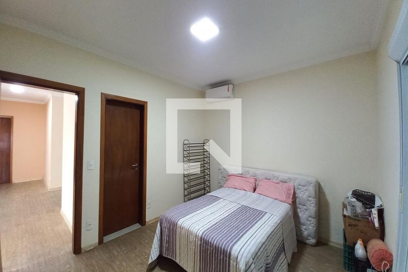 Casa à Venda - Swiss Park, 4 Quartos,  323 m2 em , Campinas - sp | SoloBR